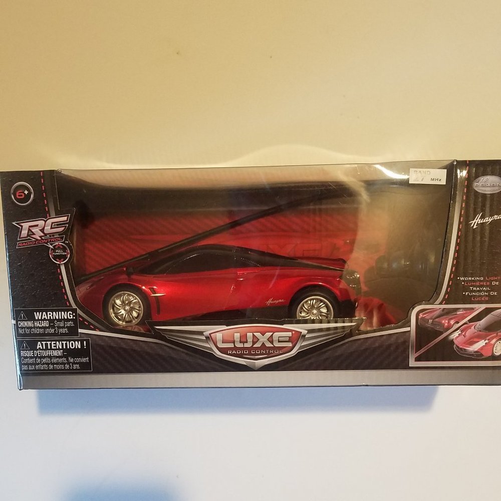 Luxe Radio Control Pagani Huayra RC Car 82217 - Red